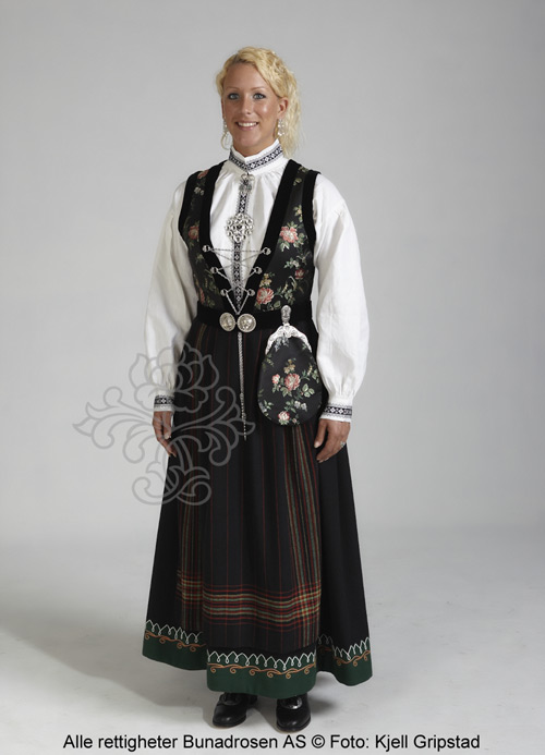 sogn-bunadrosen-sort-01_thumb.jpg