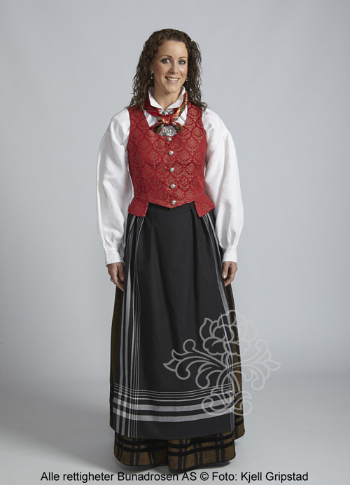 troms-bunadrosen-rod-01.jpg