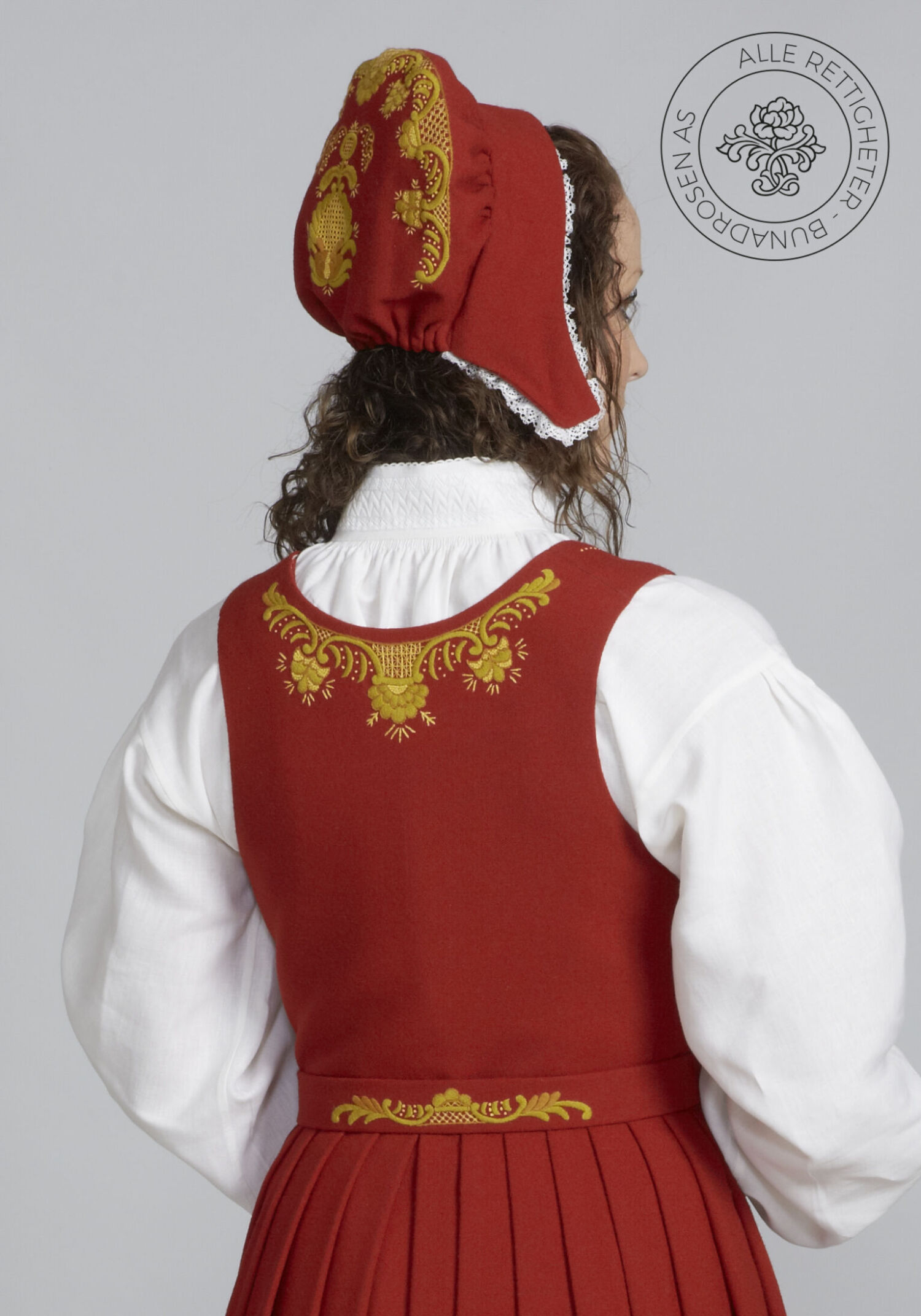 Romerike damebunad L40 - BunadRosen AS | Bunadrosen